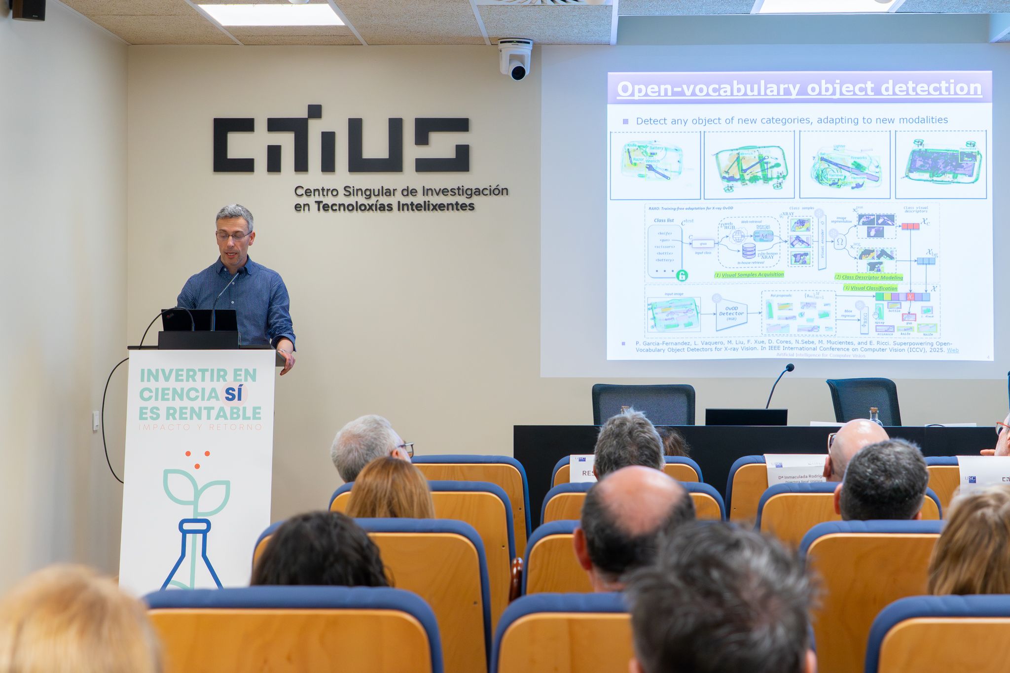 Manuel Mucientes discussing data-efficient learning strategies.